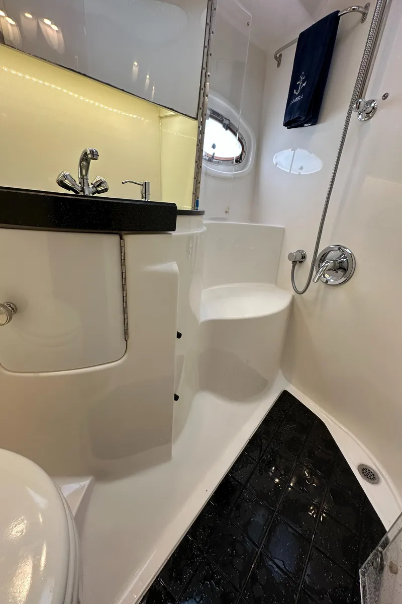 Slide: The Image of Regal Commodore 4460 2007 - 80