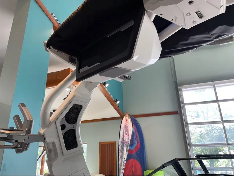 Slide: The Image of Supra SA400 2024 - 8