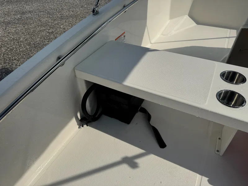 Slide: The Image of Boston Whaler 130 Super Sport 2027 - 9
