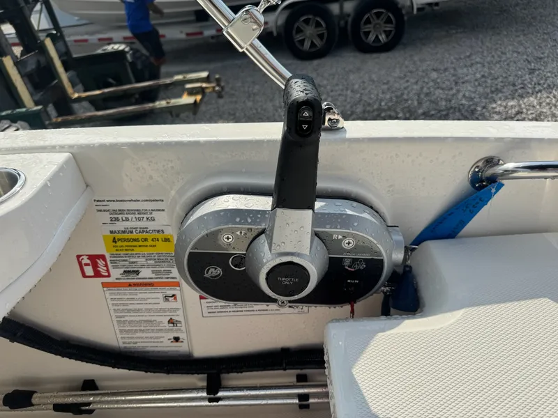 Slide: The Image of Boston Whaler 130 Super Sport 2027 - 8