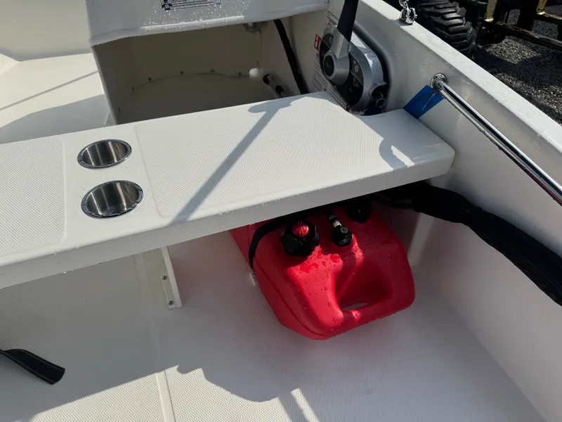 Slide: The Image of Boston Whaler 130 Super Sport 2027 - 10