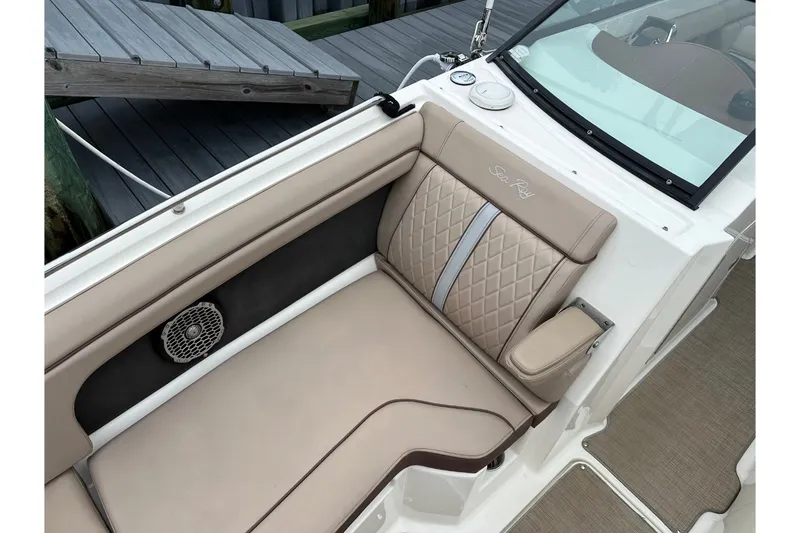Slide: The Image of Sea Ray SDX 290 Outboard 2017 - 44