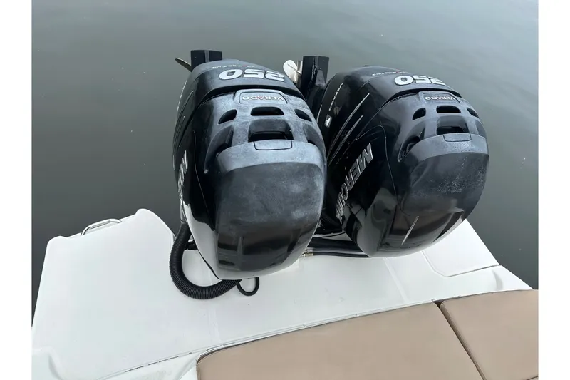 Slide: The Image of Sea Ray SDX 290 Outboard 2017 - 8