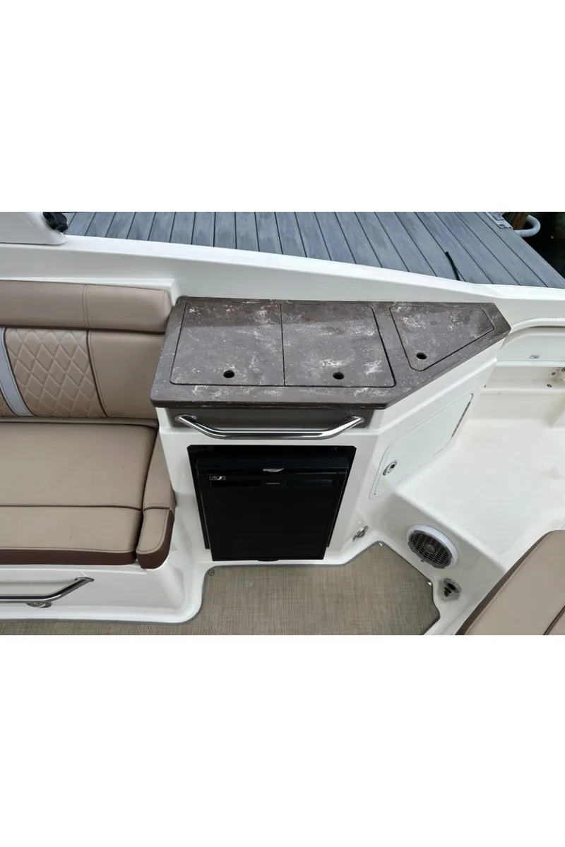 Slide: The Image of Sea Ray SDX 290 Outboard 2017 - 24