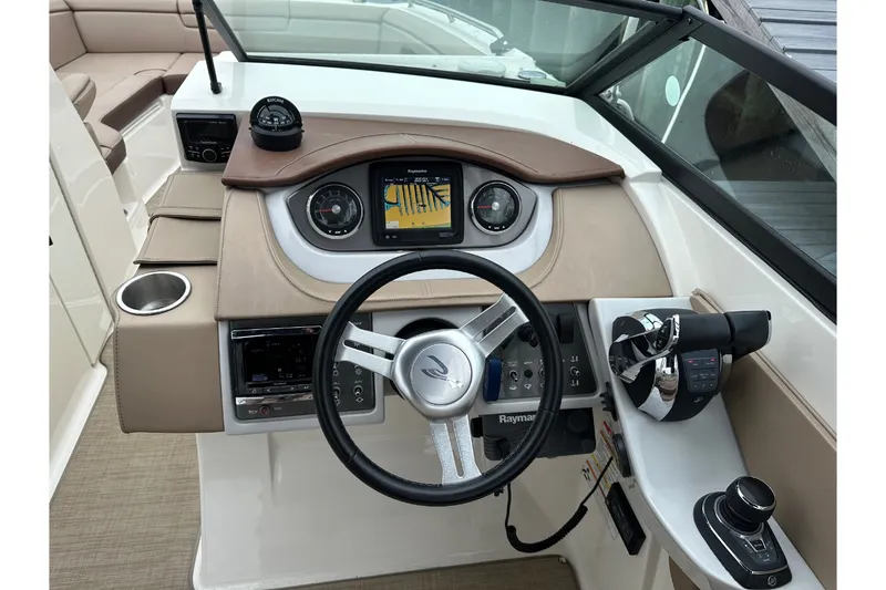 Slide: The Image of Sea Ray SDX 290 Outboard 2017 - 57
