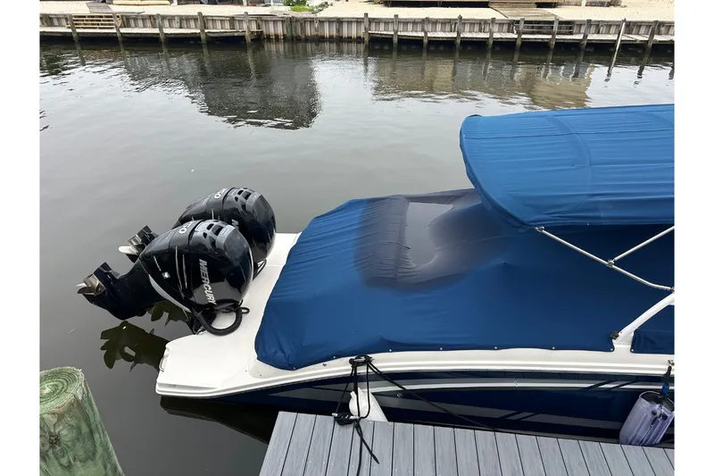 Slide: The Image of Sea Ray SDX 290 Outboard 2017 - 3