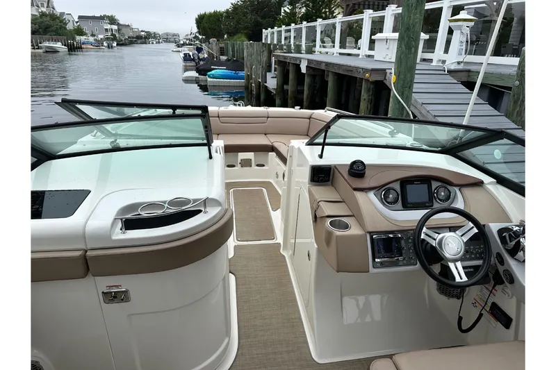 Slide: The Image of Sea Ray SDX 290 Outboard 2017 - 38
