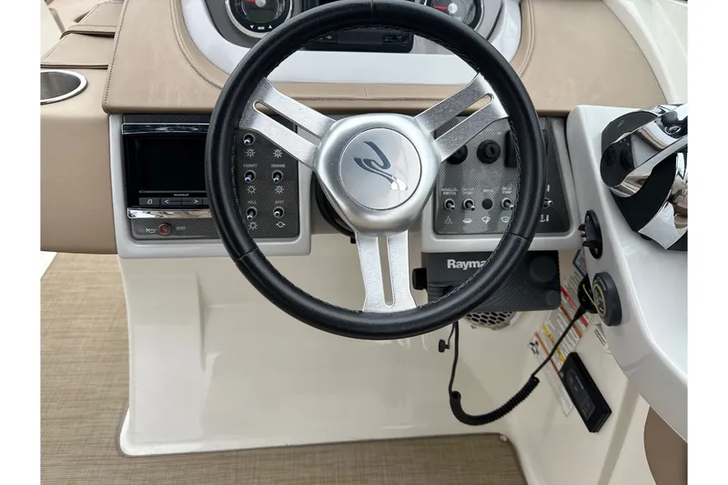 Slide: The Image of Sea Ray SDX 290 Outboard 2017 - 34