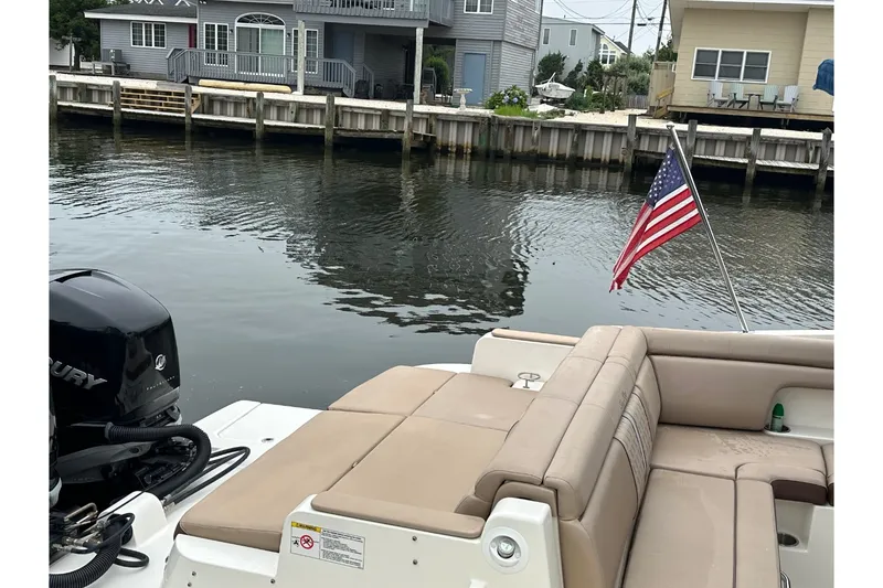 Slide: The Image of Sea Ray SDX 290 Outboard 2017 - 7