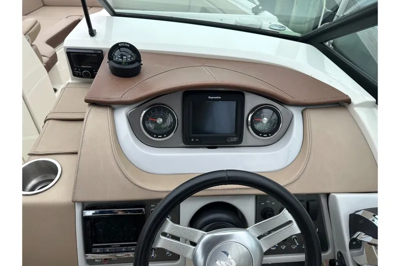 Slide: The Image of Sea Ray SDX 290 Outboard 2017 - 31