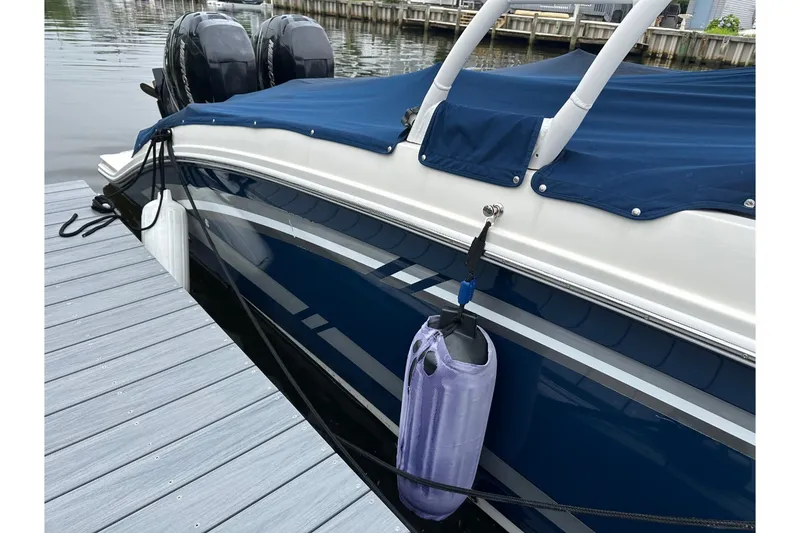 Slide: The Image of Sea Ray SDX 290 Outboard 2017 - 67