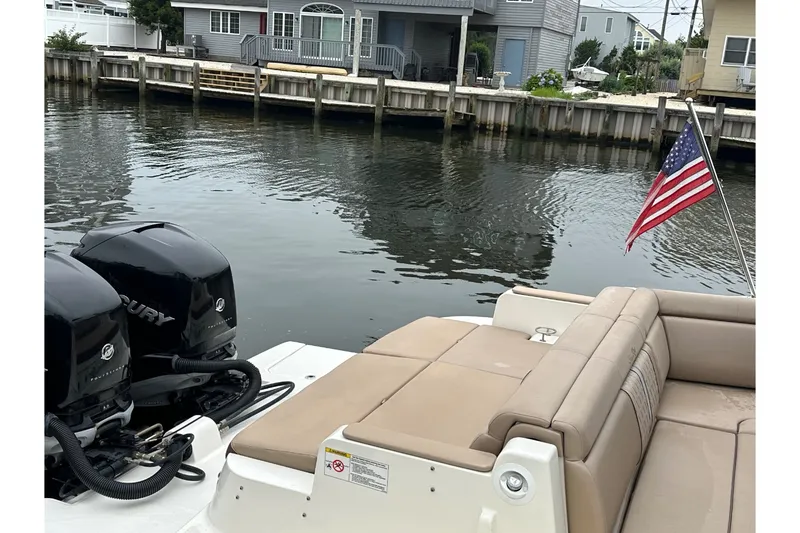 Slide: The Image of Sea Ray SDX 290 Outboard 2017 - 11