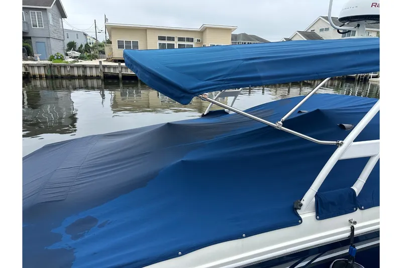 Slide: The Image of Sea Ray SDX 290 Outboard 2017 - 64