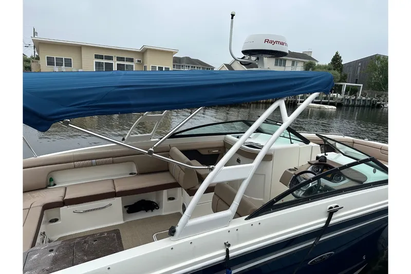 Slide: The Image of Sea Ray SDX 290 Outboard 2017 - 59