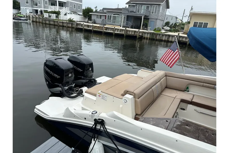 Slide: The Image of Sea Ray SDX 290 Outboard 2017 - 5