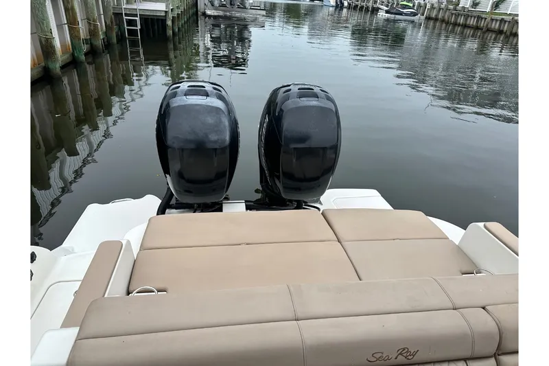 Slide: The Image of Sea Ray SDX 290 Outboard 2017 - 10