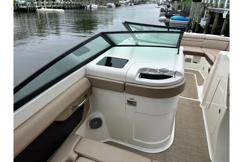 Slide: The Image of Sea Ray SDX 290 Outboard 2017 - 39