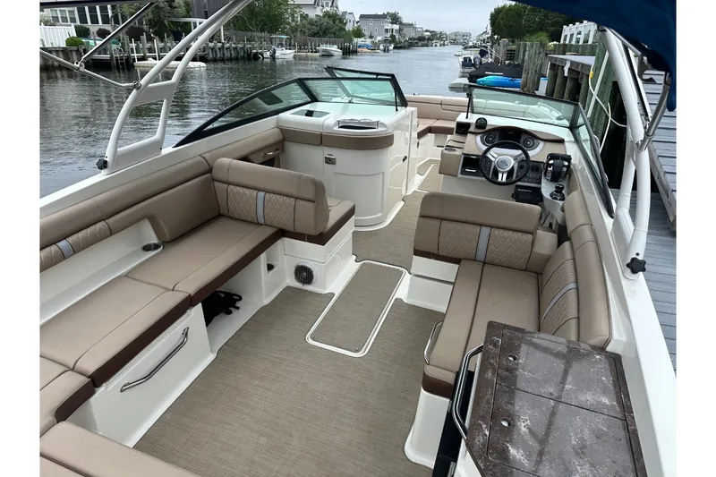 Slide: The Image of Sea Ray SDX 290 Outboard 2017 - 19