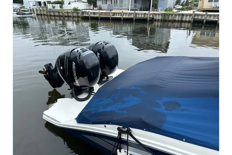 Slide: The Image of Sea Ray SDX 290 Outboard 2017 - 62