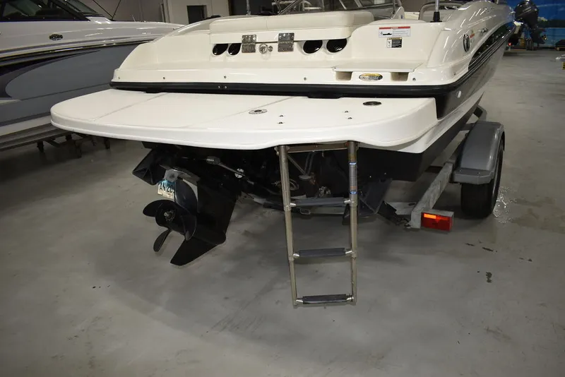 Slide: The Image of Bayliner Bowrider 185 2010 - 15