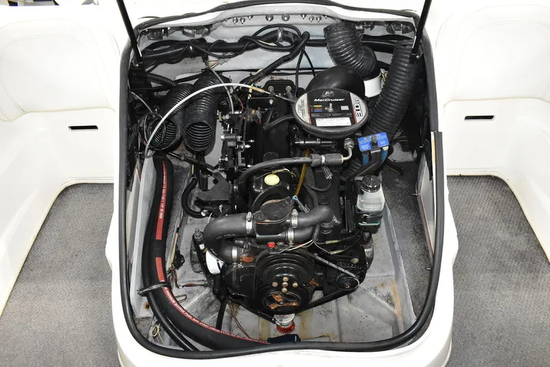 Slide: The Image of Bayliner Bowrider 185 2010 - 25