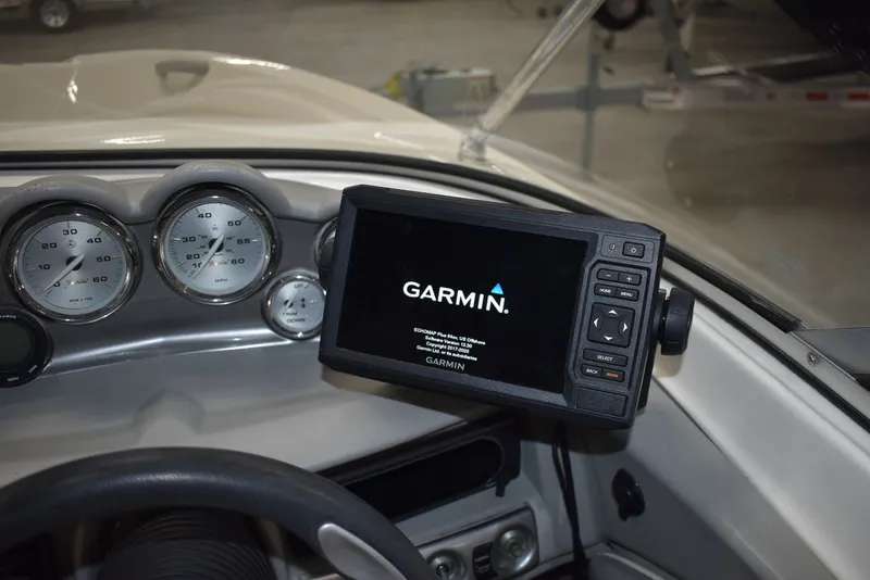 Slide: The Image of Bayliner Bowrider 185 2010 - 44