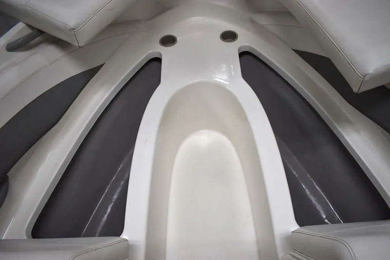 Slide: The Image of Bayliner Bowrider 185 2010 - 47