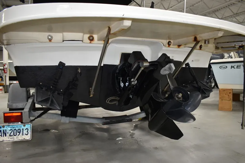 Slide: The Image of Bayliner Bowrider 185 2010 - 51