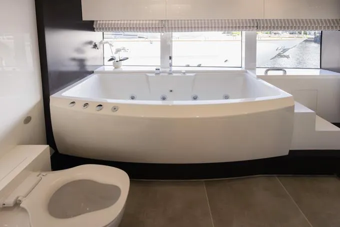 Slide: The Image of Master Bath - 25