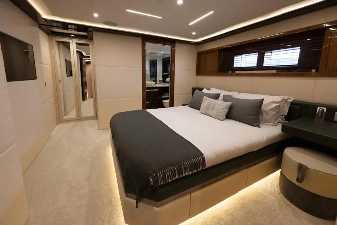 Slide: The Image of Port Queen Cabin - 44