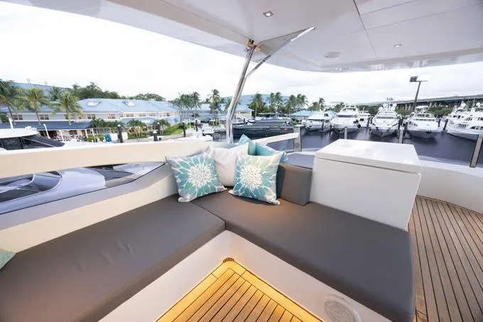 Slide: The Image of Flybridge Deck Seating - 75