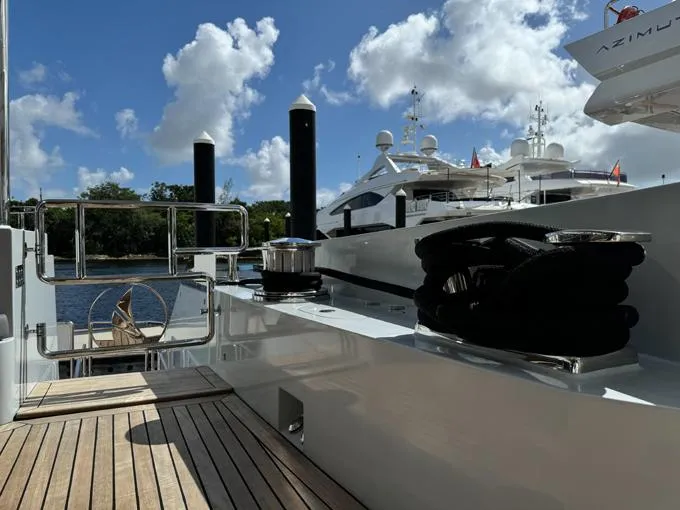 Slide: The Image of Aft Deck to Swim Platform - 90