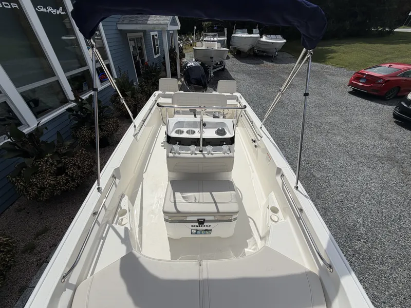 Slide: The Image of Boston Whaler 170 Montauk 2027 - 12