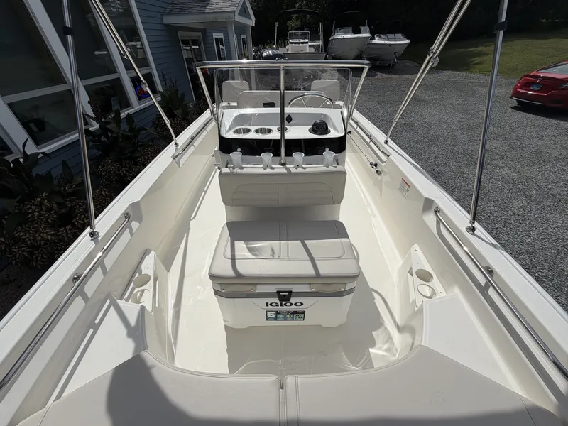 Slide: The Image of Boston Whaler 170 Montauk 2027 - 13