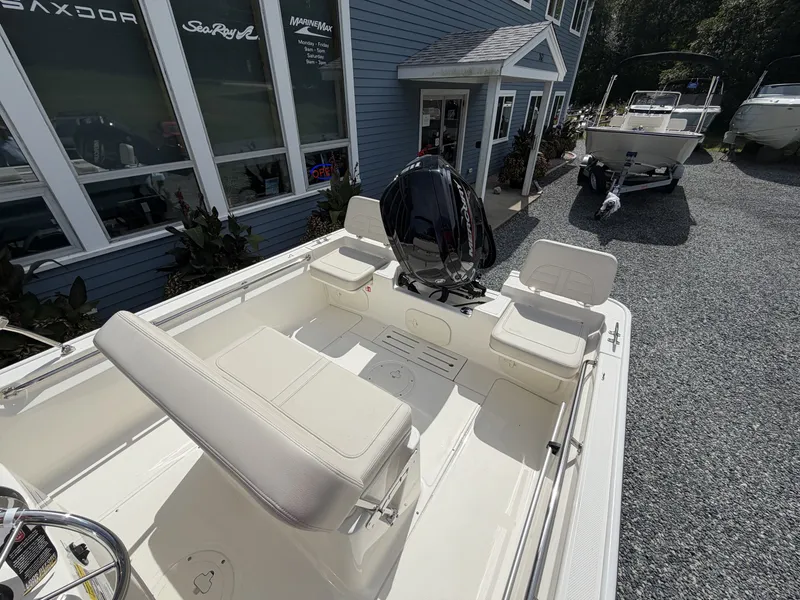 Slide: The Image of Boston Whaler 170 Montauk 2027 - 6