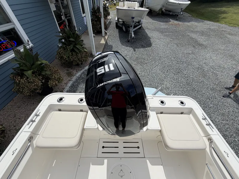 Slide: The Image of Boston Whaler 170 Montauk 2027 - 3