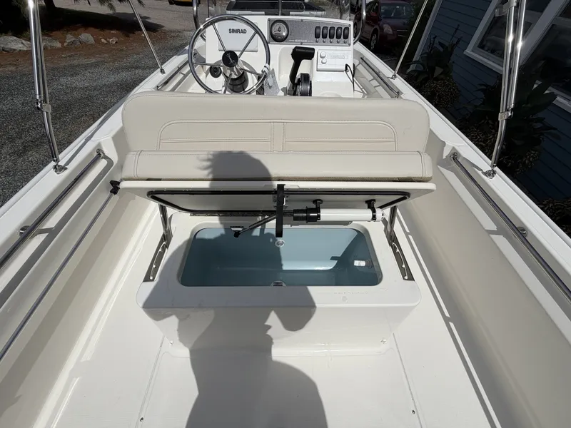 Slide: The Image of Boston Whaler 170 Montauk 2027 - 7