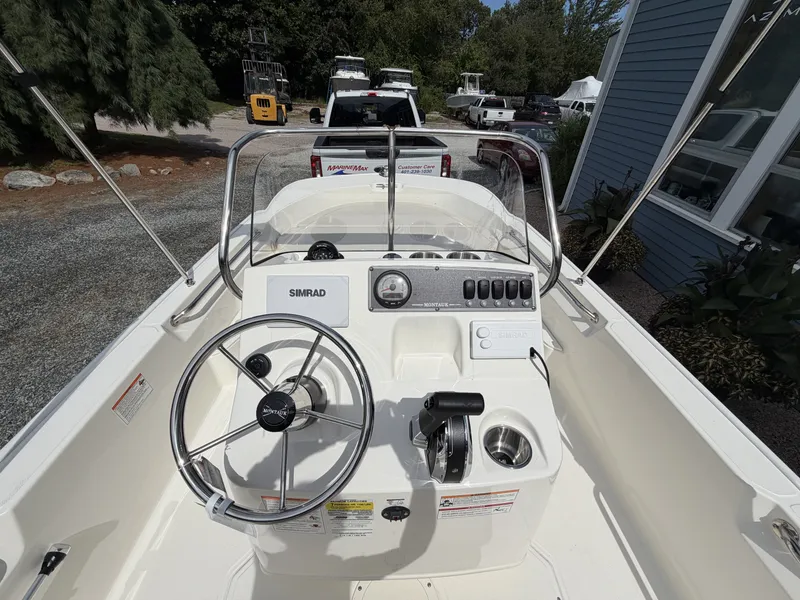 Slide: The Image of Boston Whaler 170 Montauk 2027 - 8