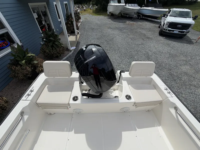 Slide: The Image of Boston Whaler 190 Montauk 2027 - 3