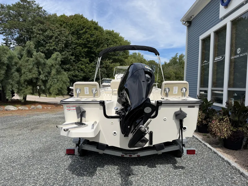 Slide: The Image of Boston Whaler 190 Montauk 2027 - 2