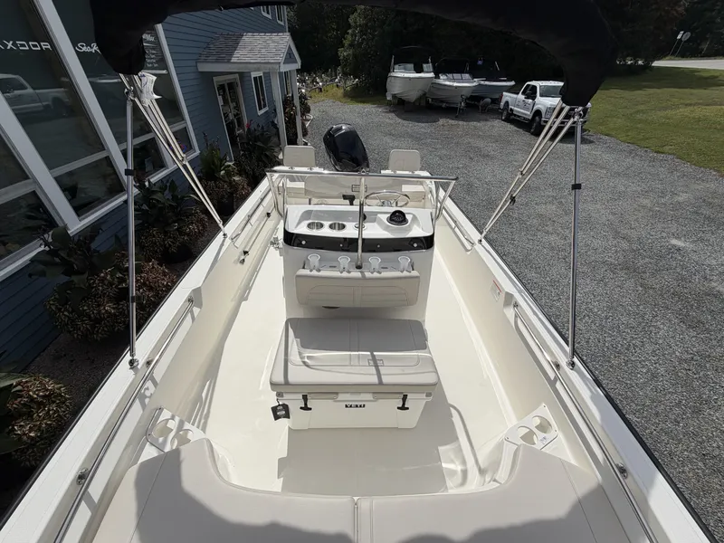 Slide: The Image of Boston Whaler 190 Montauk 2027 - 13