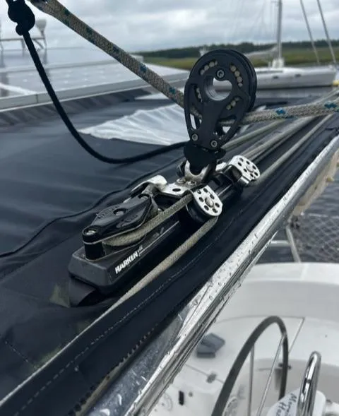 Slide: The Image of HUNTER 410 - 18