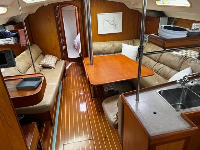 Slide: The Image of HUNTER 410 - 40