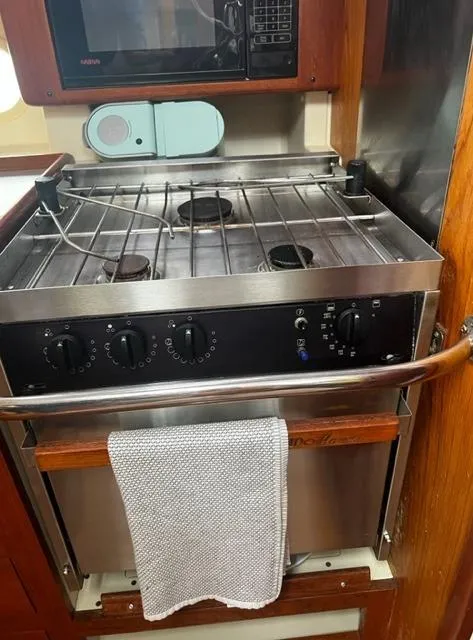 Slide: The Image of HUNTER 410 - 45