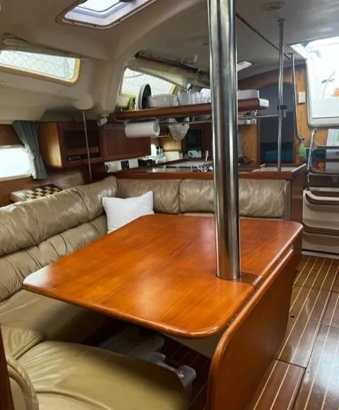 Slide: The Image of HUNTER 410 - 47