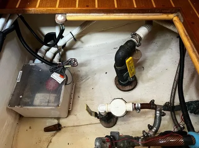 Slide: The Image of HUNTER 410 - 72