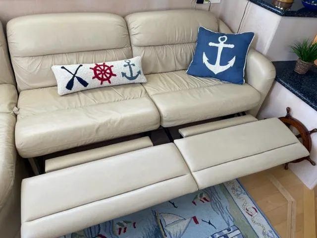 Slide: The Image of Carver Yachts 356 Aft Cabin Motor Yacht 1999 - 45