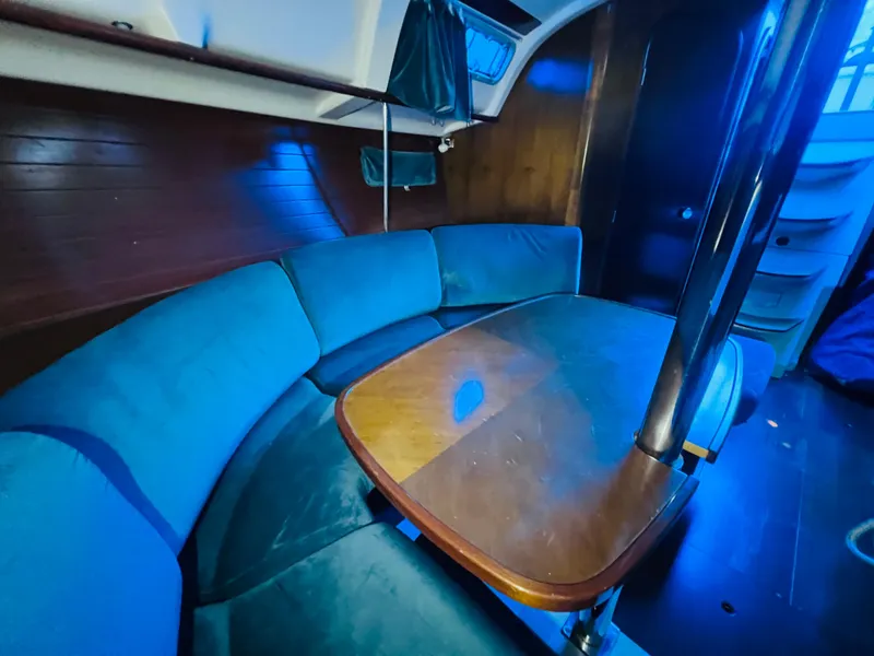 Slide: The Image of Beneteau Oceanis 351 1997 - 11