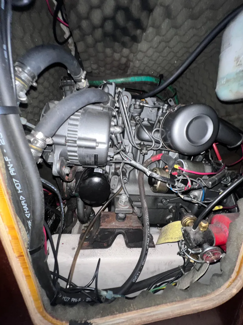 Slide: The Image of Beneteau Oceanis 351 1997 - 12