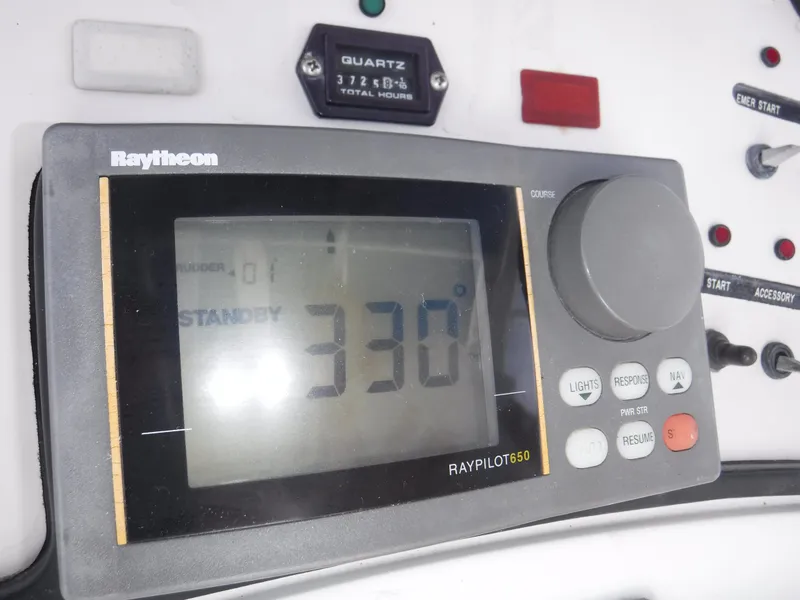 Slide: The Image of Raytheon Raypilot 650 display on 1988 Trojan 12 Meter boat, showing 330 degrees. - 35